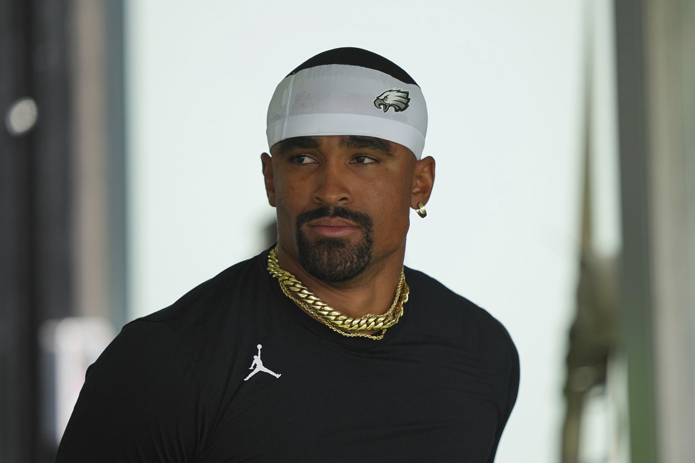 Be like Mike? Jalen Hurts gets championship tip from Michael Jordan on how to win another Super Bowl | iNFOnews.ca