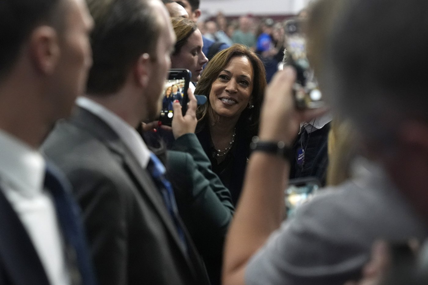 Harris campaign features less talk of joy and more head-on digs at Trump as Election Day nears | iNFOnews.ca Harris campaign features less talk of joy and more head-on digs at Trump as Election Day nears | iNFOnews.ca