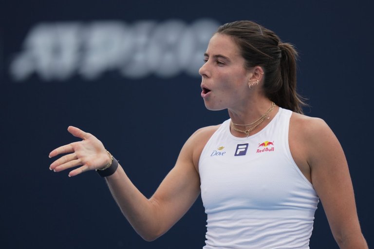 Top-seeded Iga Świątek advances to to the third round at the China Open | iNFOnews.ca