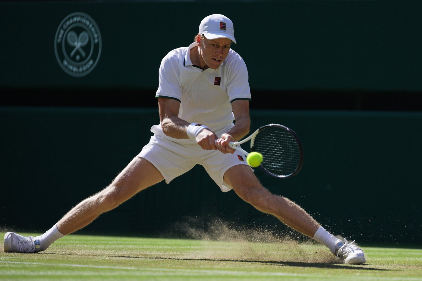 Lindsey Vonn says Jannik Sinner's skiing background helps his movement at Wimbledon | iNFOnews.ca Lindsey Vonn says Jannik Sinner's skiing background helps his movement at Wimbledon | iNFOnews.ca