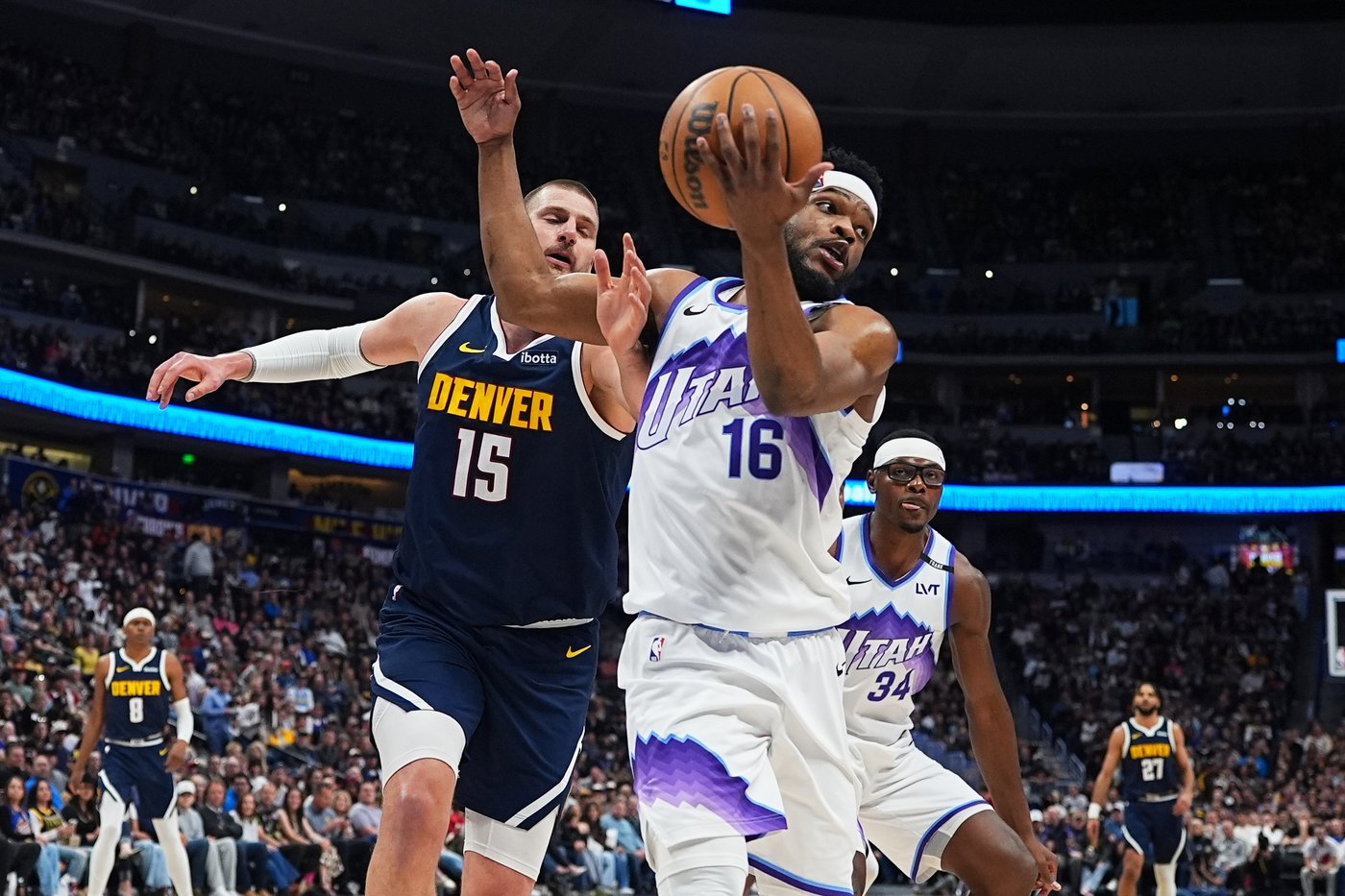 Jokic's triple-double, Murray and Johnson hit late 3s to rally Nuggets by Jazz, 135-129 | iNFOnews.ca Jokic's triple-double, Murray and Johnson hit late 3s to rally Nuggets by Jazz, 135-129 | iNFOnews.ca