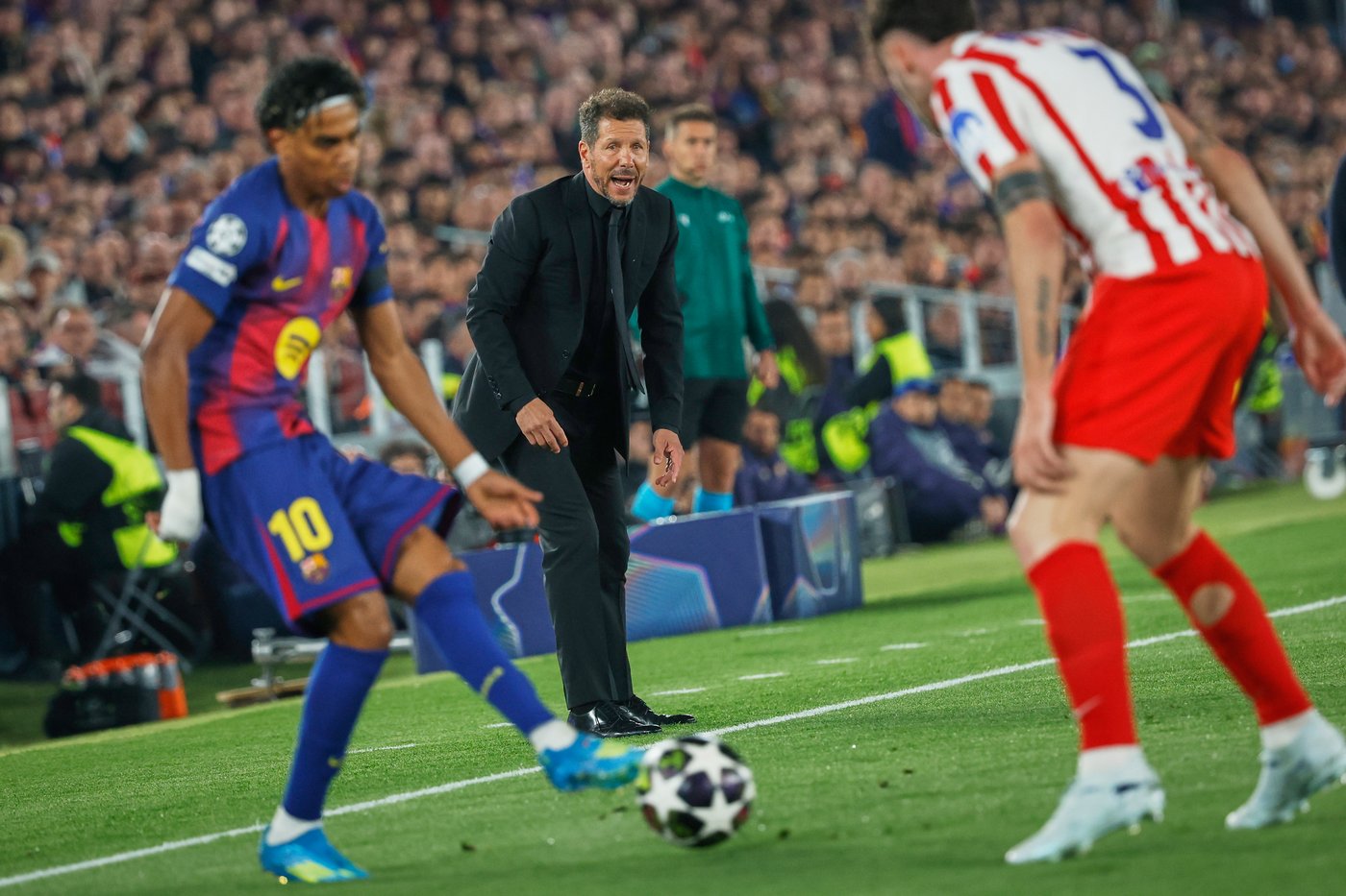 Atletico wins 2-0 at 10-man Barcelona in 1st leg of Champions League quarterfinal | iNFOnews.ca Atletico wins 2-0 at 10-man Barcelona in 1st leg of Champions League quarterfinal | iNFOnews.ca