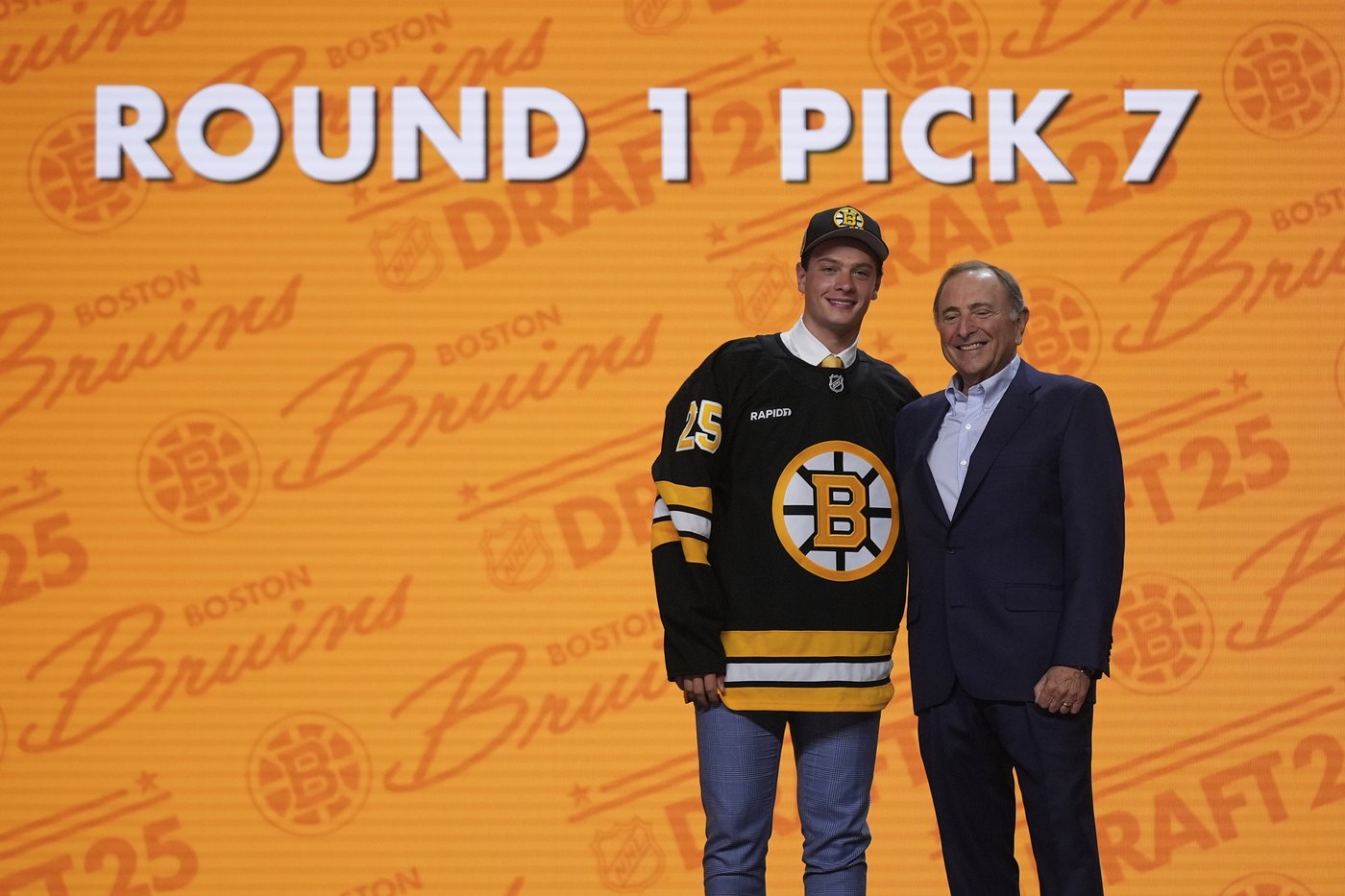 Bruins sign Boston College forward and Beanpot star James Hagens to 3-year deal | iNFOnews.ca Bruins sign Boston College forward and Beanpot star James Hagens to 3-year deal | iNFOnews.ca