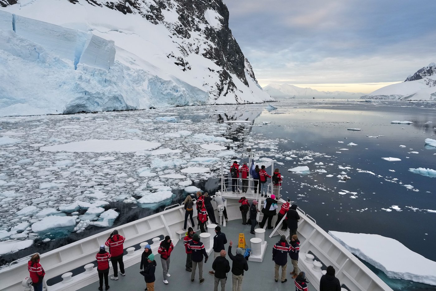 Antarctica's tourism boom raises concerns about contamination and disease | iNFOnews.ca