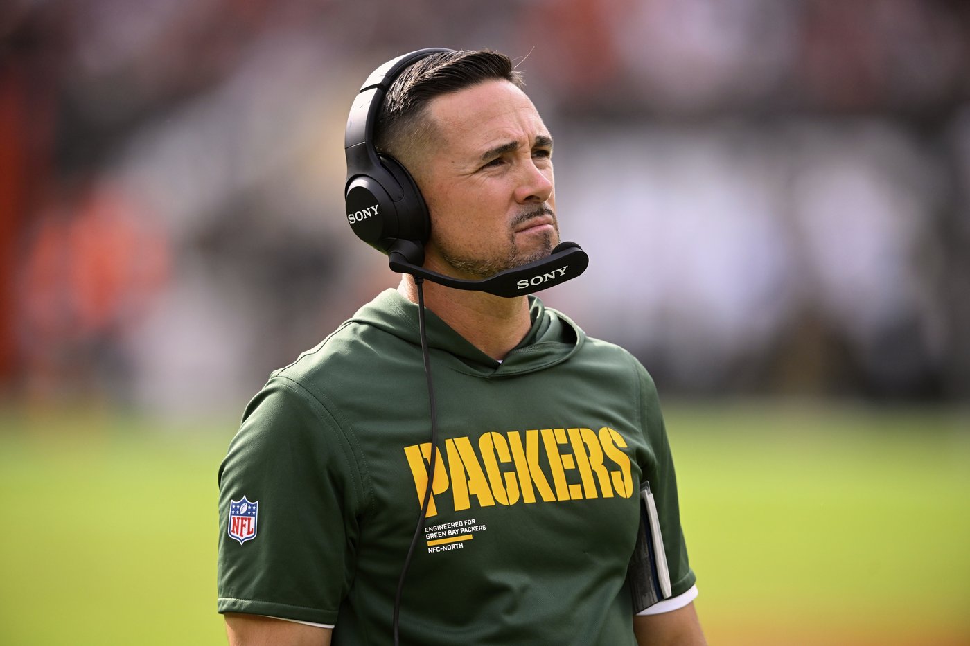 Amid the chaos during NFL games, coaches aim to maintain calm inside the headset | iNFOnews.ca Amid the chaos during NFL games, coaches aim to maintain calm inside the headset | iNFOnews.ca