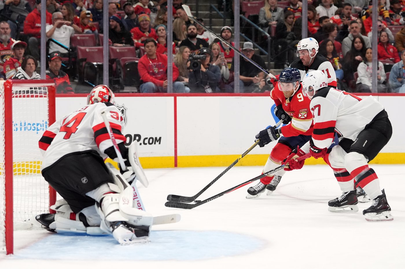 Sergei Bobrovsky gets the shutout, Panthers honor Jeff Petry and then top Devils 1-0 | iNFOnews.ca Sergei Bobrovsky gets the shutout, Panthers honor Jeff Petry and then top Devils 1-0 | iNFOnews.ca