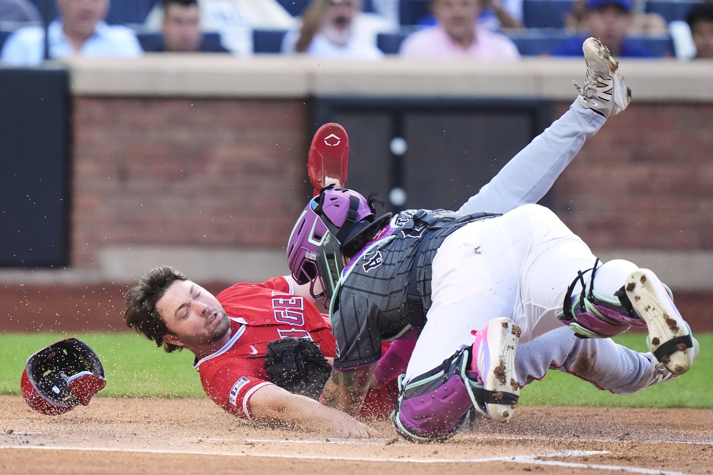 Alvarez's homer helps Mets come back to beat Angels again, 3-2 | iNFOnews.ca