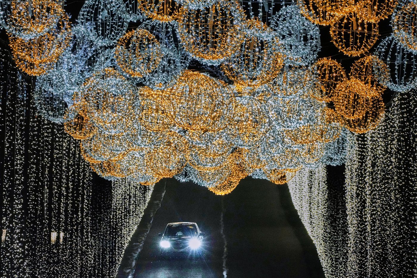Photos show a world aglow with holiday lights | iNFOnews.ca