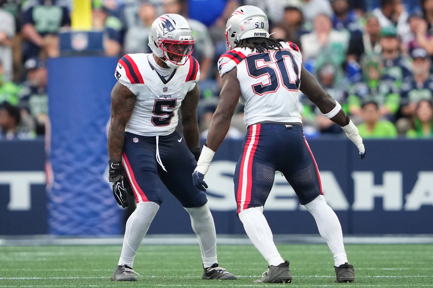 Photos of the NFL season opener, a rare Super Bowl rematch between the Seahawks and Patriots | iNFOnews.ca