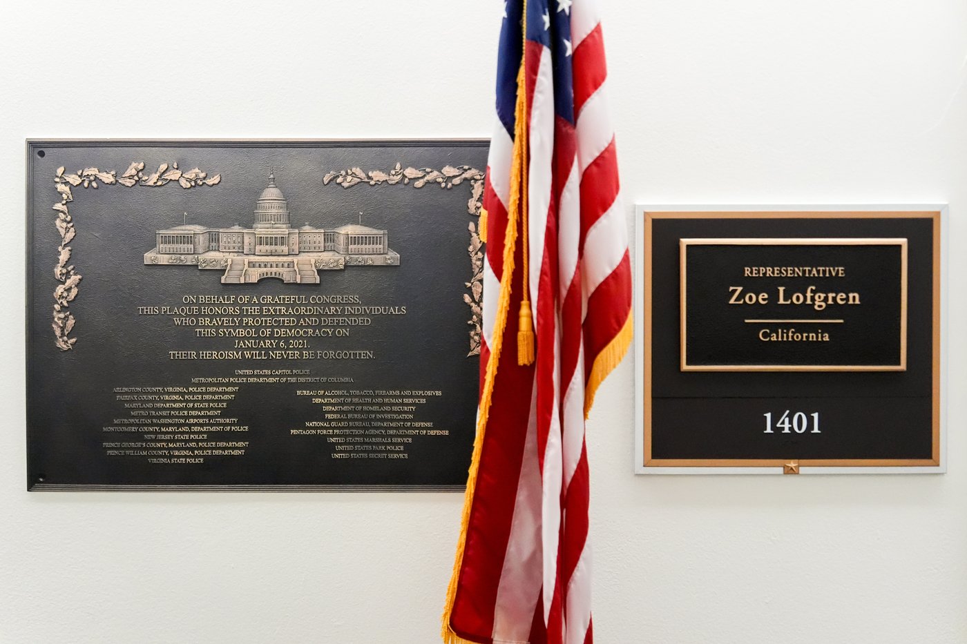 This Jan. 6 plaque was made to honor law enforcement. It's nowhere to be found at the Capitol | iNFOnews.ca This Jan. 6 plaque was made to honor law enforcement. It's nowhere to be found at the Capitol | iNFOnews.ca