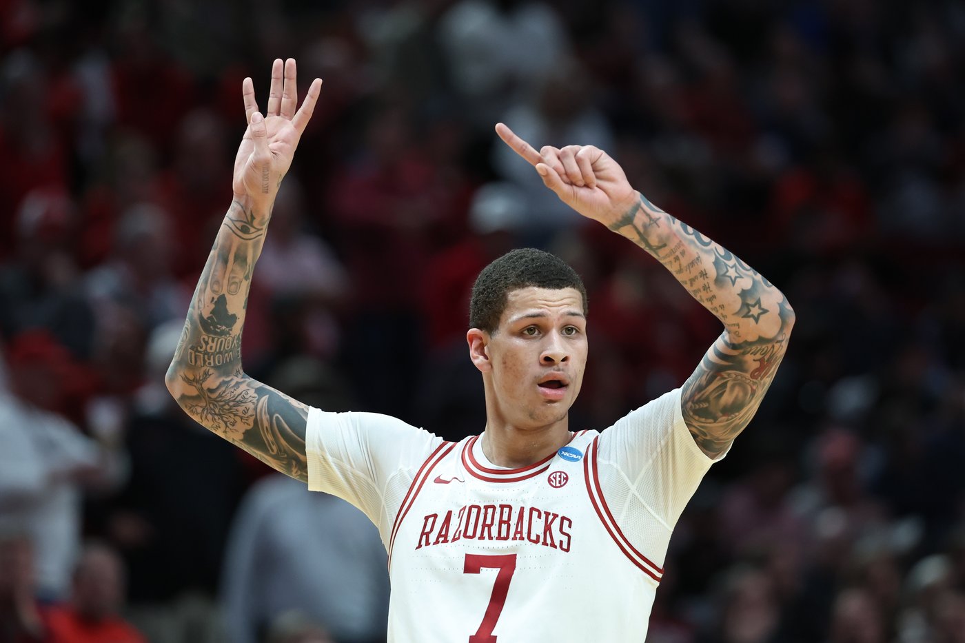Acuff scores 36 as Arkansas holds off No. 12 seed High Point 94-88 to reach the Sweet 16 | iNFOnews.ca Acuff scores 36 as Arkansas holds off No. 12 seed High Point 94-88 to reach the Sweet 16 | iNFOnews.ca