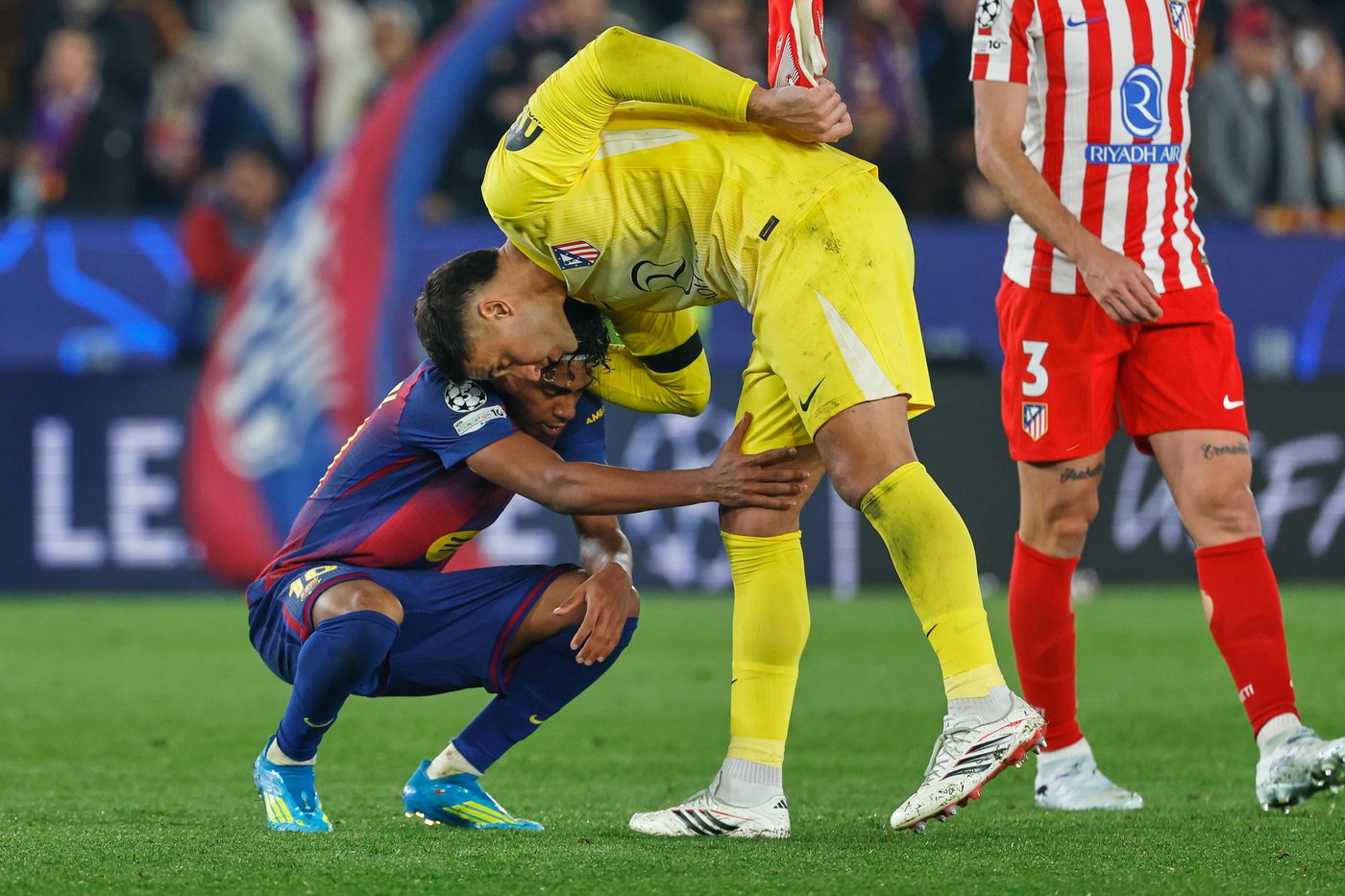 Yamal channels LeBron and Neymar as Barcelona eyes Champions League comeback | iNFOnews.ca