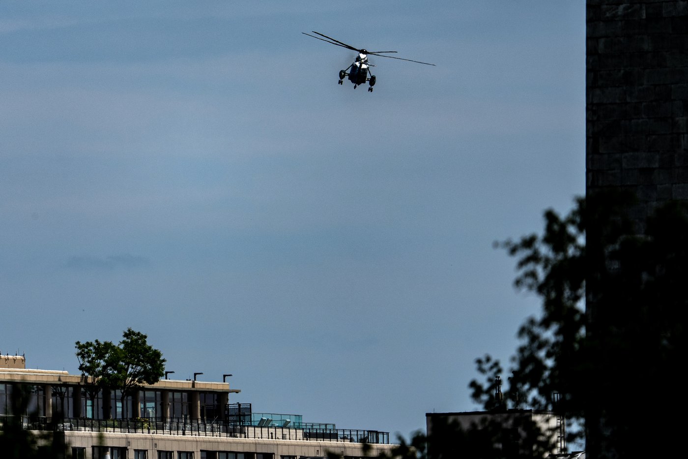 Investigators look at why a plane was allowed to take off as President Trump's helicopter approached | iNFOnews.ca Investigators look at why a plane was allowed to take off as President Trump's helicopter approached | iNFOnews.ca