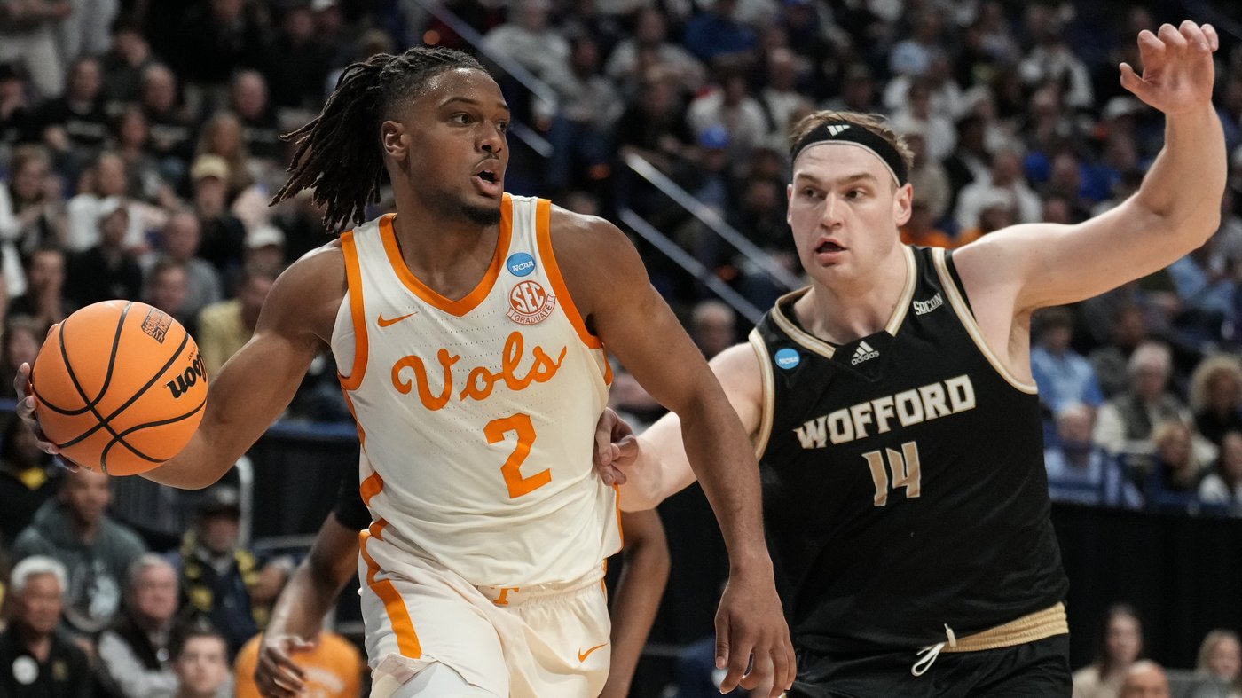 Chaz Lanier and No. 2 seed Tennessee breeze past No. 15 seed Wofford 77-62 in March Madness | iNFOnews.ca Chaz Lanier and No. 2 seed Tennessee breeze past No. 15 seed Wofford 77-62 in March Madness | iNFOnews.ca