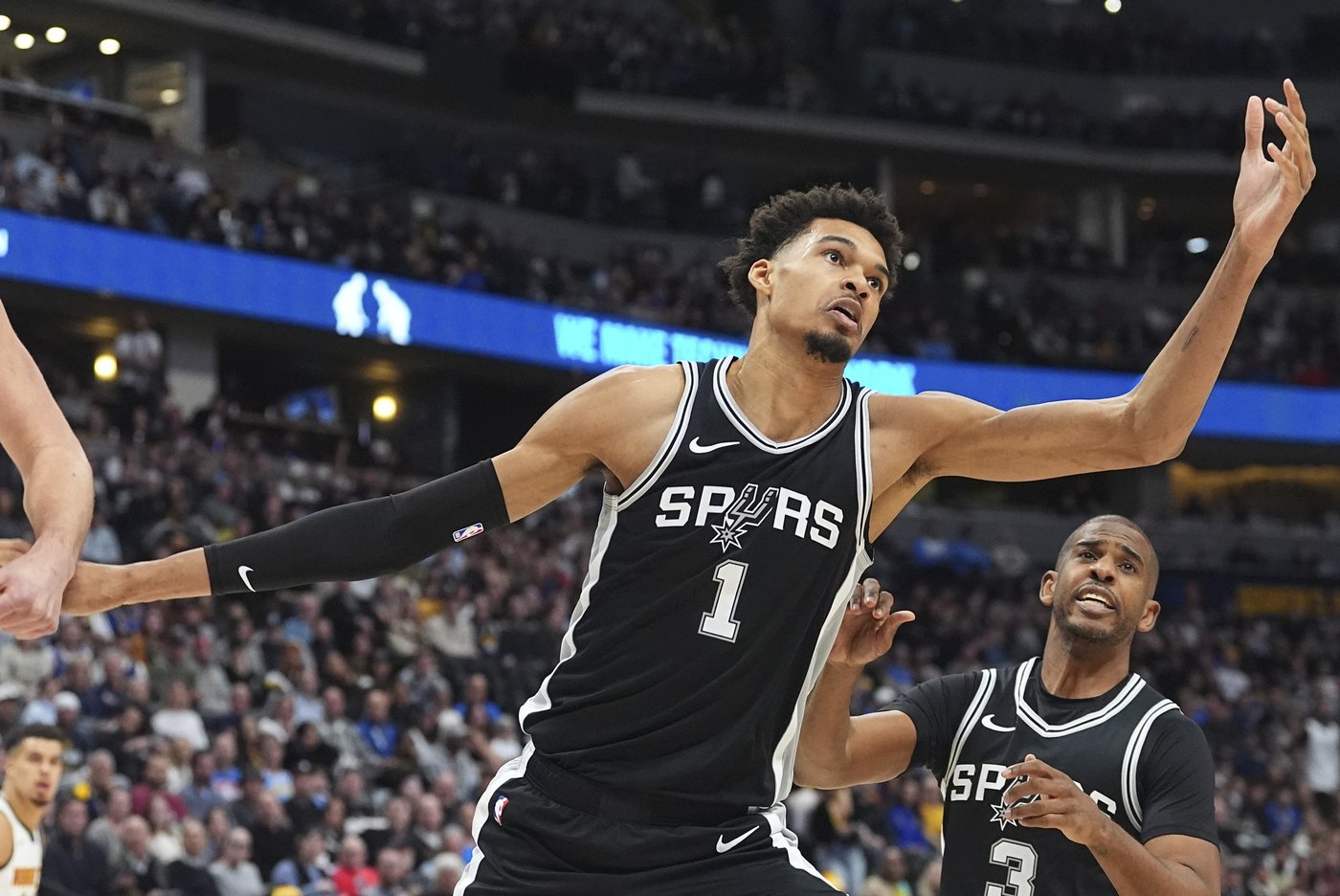 Wembanyama denies Jokic in closing seconds as Spurs beat Nuggets 113-110 | iNFOnews.ca