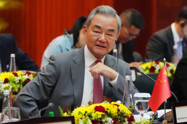 Chinese foreign minister calls for US and China to 'overcome obstacles' ahead of presidential summit | iNFOnews.ca