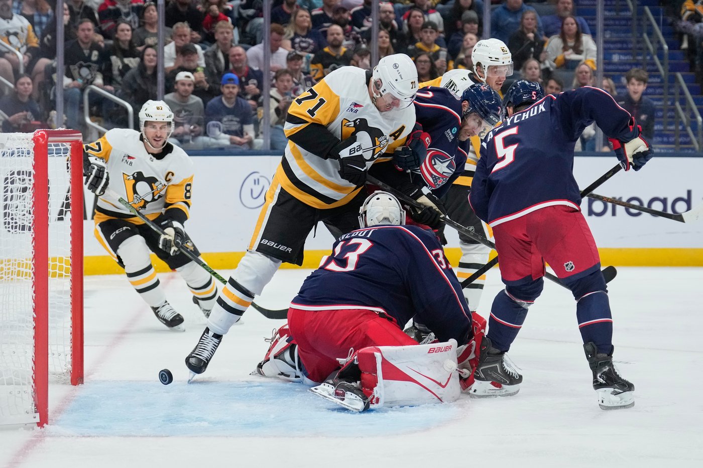 Blue Jackets goalie Cam Talbot breaks NHL record by winning with 9th team | iNFOnews.ca Blue Jackets goalie Cam Talbot breaks NHL record by winning with 9th team | iNFOnews.ca