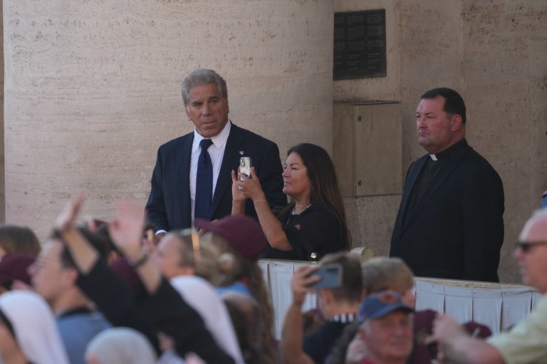 Hulk star Lou Ferrigno fulfils childhood dream meeting with Pope Leo XIV | iNFOnews.ca