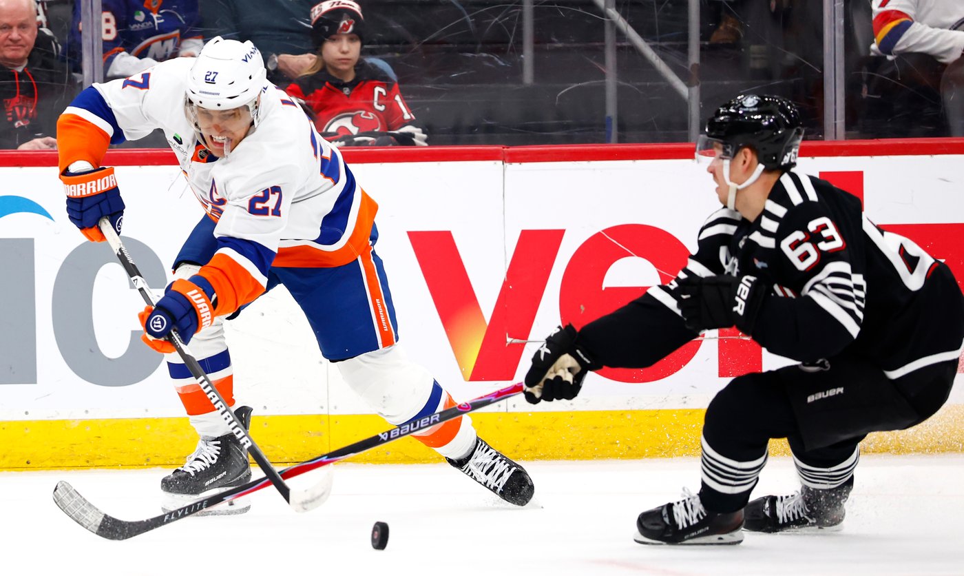 Bo Horvat's late goal lifts Islanders to 3-1 win over Devils | iNFOnews.ca Bo Horvat's late goal lifts Islanders to 3-1 win over Devils | iNFOnews.ca