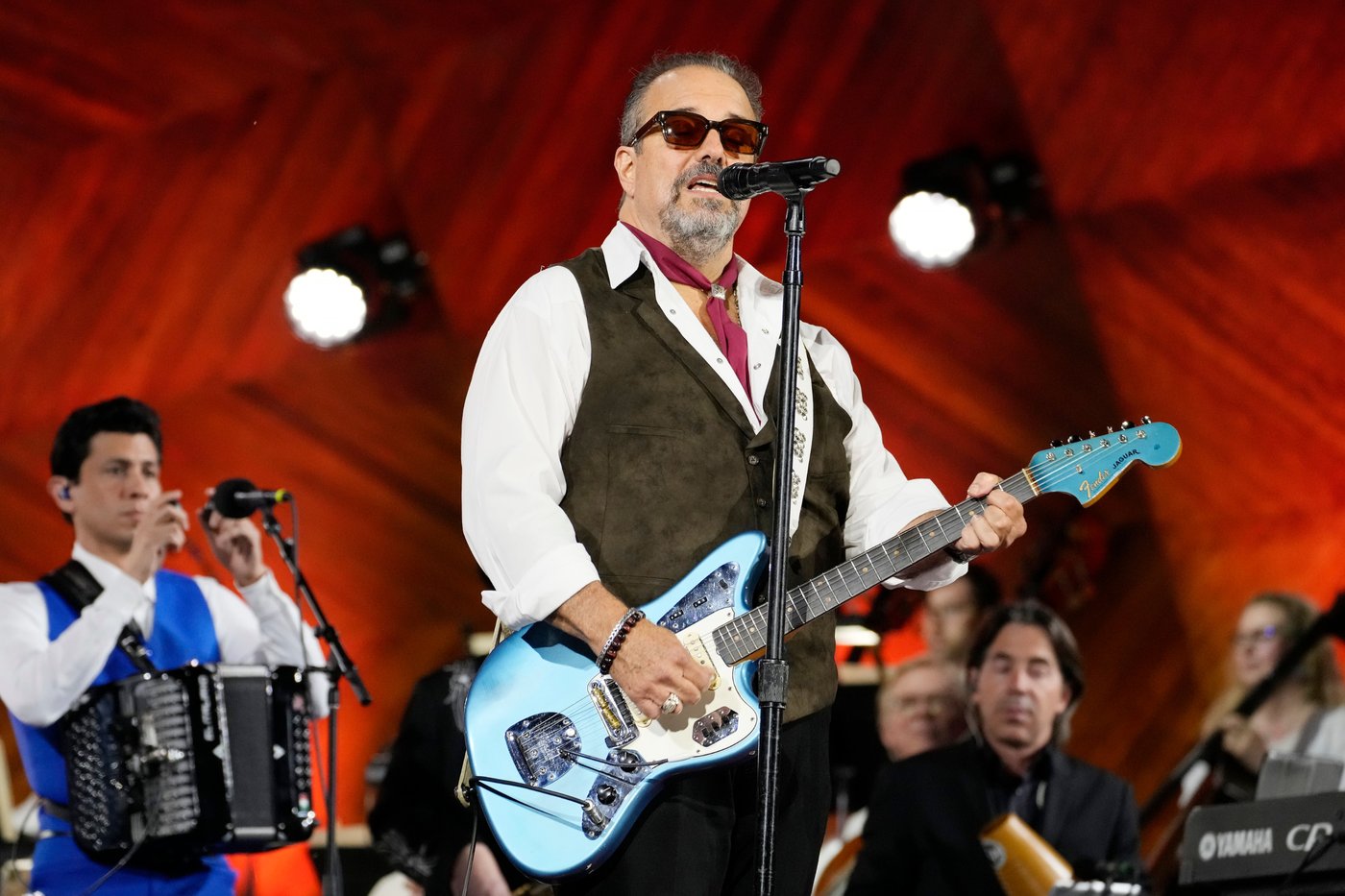 Raul Malo, the soulful tenor and frontman of The Mavericks, has died at age 60 | iNFOnews.ca Raul Malo, the soulful tenor and frontman of The Mavericks, has died at age 60 | iNFOnews.ca