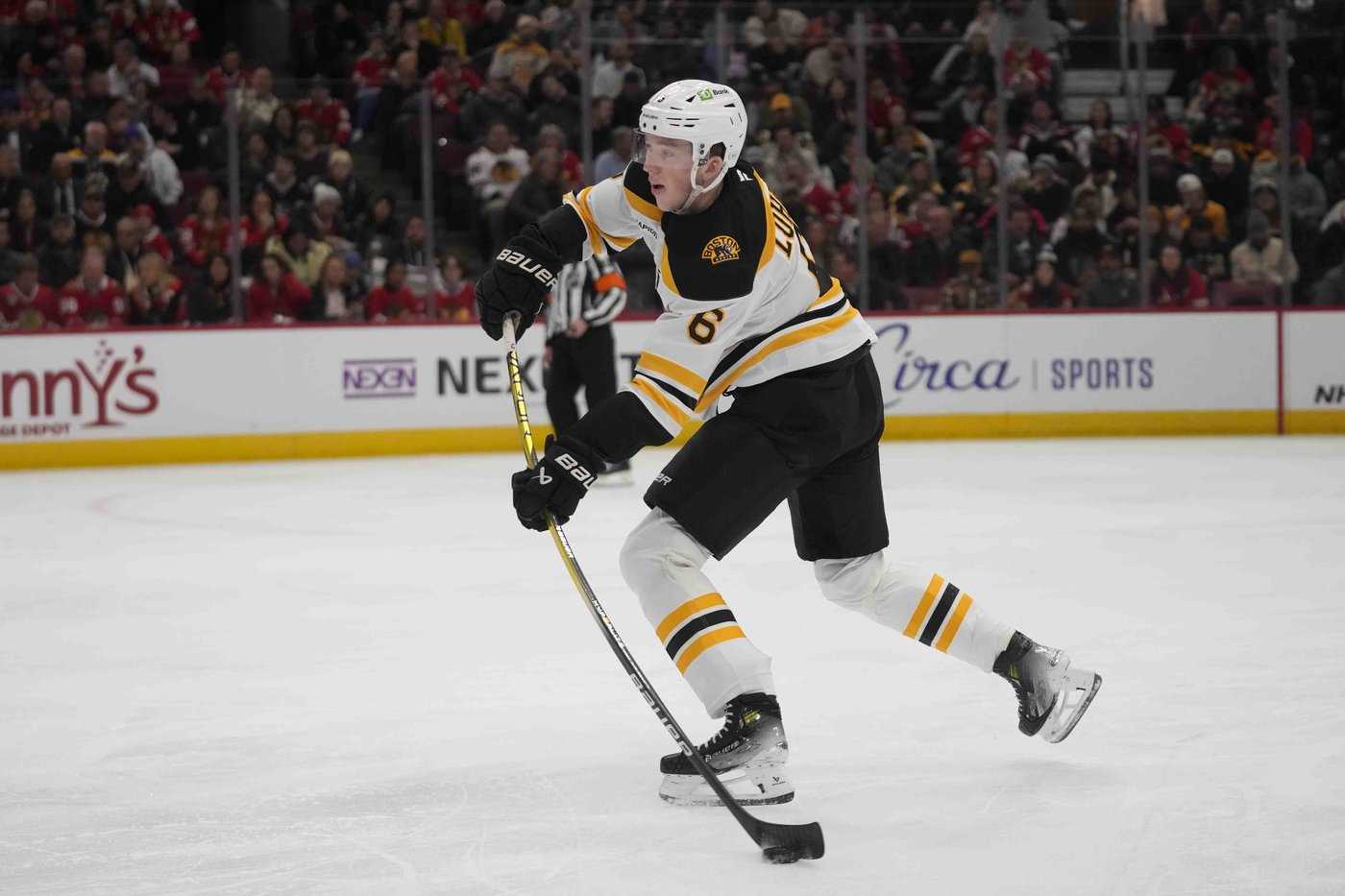 Marchand and Geekie help the Bruins beat the Blackhawks 4-2 for their 3rd consecutive win | iNFOnews.ca