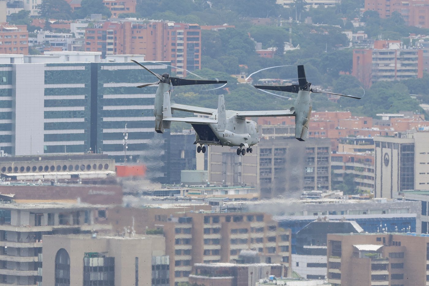 Marines conduct a rapid response exercise at the US Embassy in Venezuela's capital | iNFOnews.ca