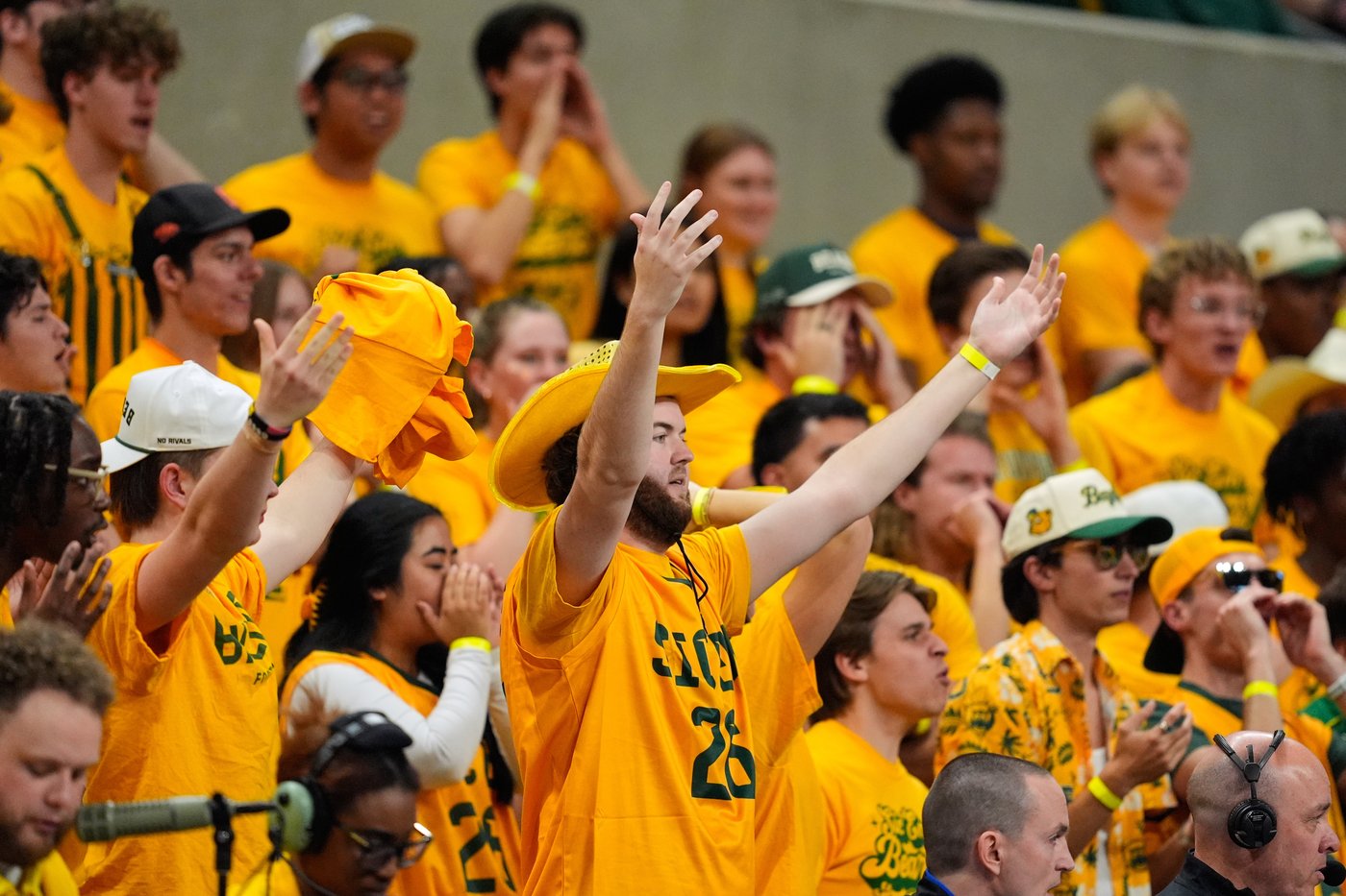 Robert Wright III answers the boos in his return to Baylor and helps No. 22 BYU end its 4-game skid | iNFOnews.ca