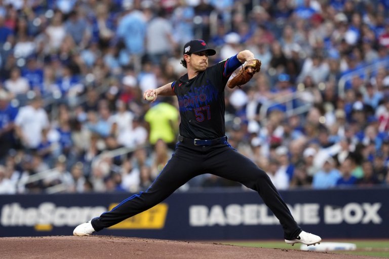 Kirk homers, Bieber in form as Toronto Blue Jays top New York Yankees 3-1 | iNFOnews.ca