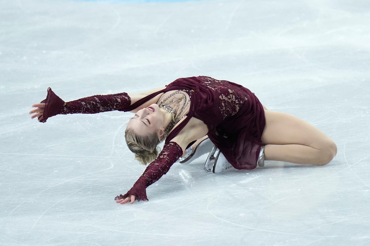 Kaori Sakamoto takes the lead as she chases a fourth and last figure skating world title | iNFOnews.ca
