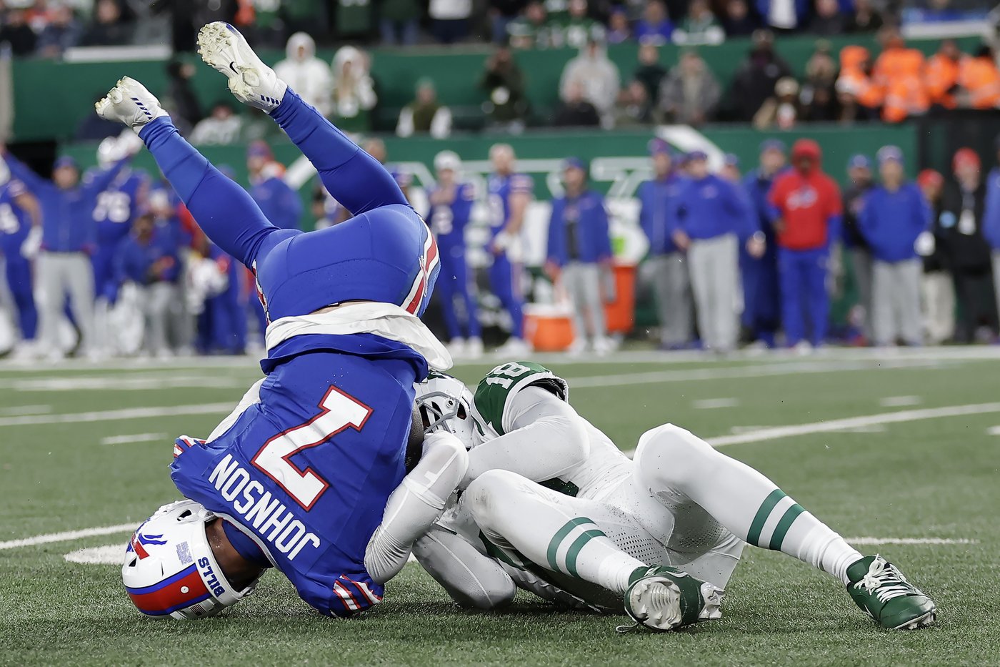 After 'weird' week, Rodgers and Jets can't overcome mistakes and missed chances in loss to Bills | iNFOnews.ca After 'weird' week, Rodgers and Jets can't overcome mistakes and missed chances in loss to Bills | iNFOnews.ca