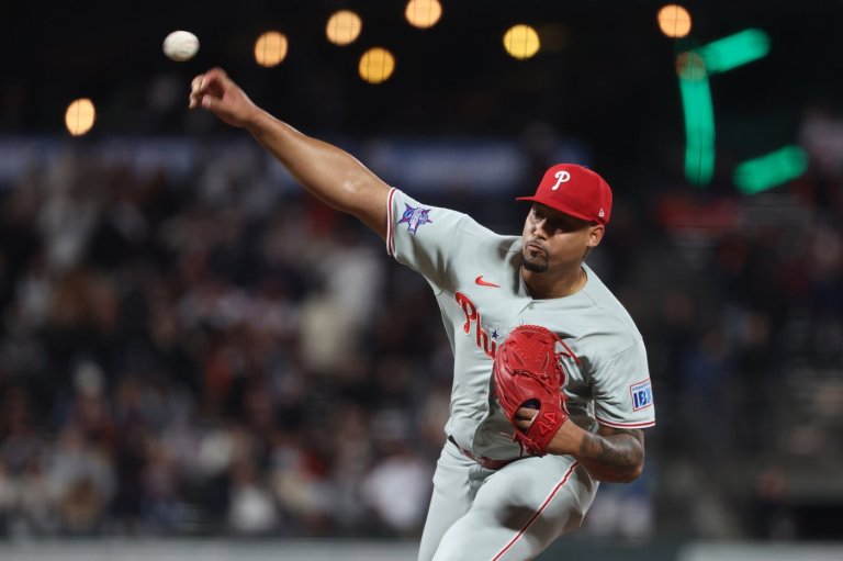 Phillies place closer Jhoan Duran on 15-day injured list with left oblique strain | iNFOnews.ca