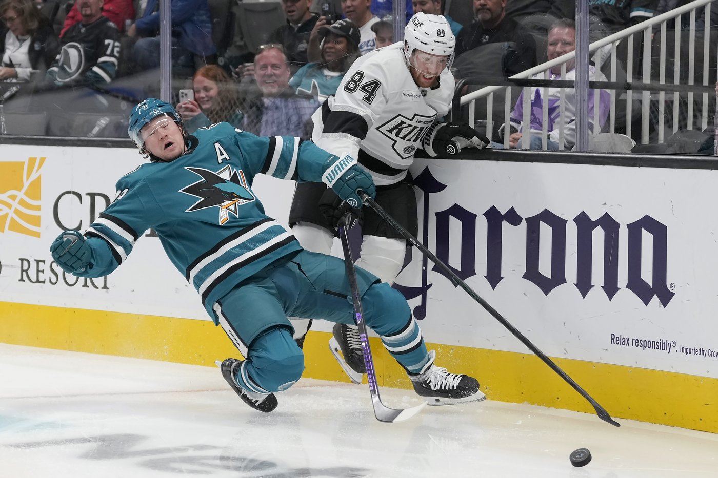 Toffoli scores 3rd-period goal to lift Sharks to 4-2 win over Kings | iNFOnews.ca Toffoli scores 3rd-period goal to lift Sharks to 4-2 win over Kings | iNFOnews.ca