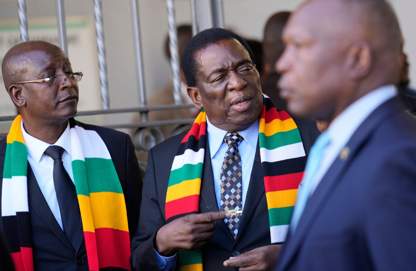 Zimbabwe justice minister introduces bill to extend 83-year-old president's term | iNFOnews.ca