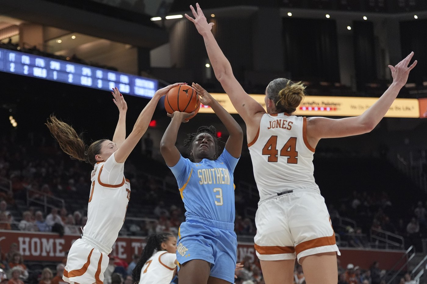 Taylor Jones scores 19 to lead No. 6 Texas to a 97-39 win over Southern | iNFOnews.ca Taylor Jones scores 19 to lead No. 6 Texas to a 97-39 win over Southern | iNFOnews.ca