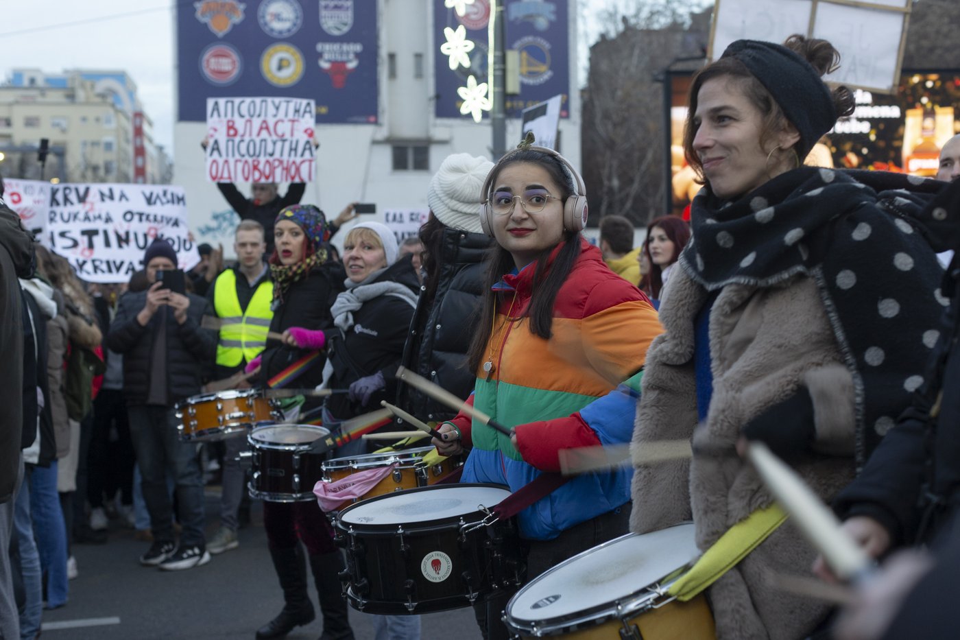 Thousands stream into Belgrade square to protest against populist Serbian leadership | iNFOnews.ca