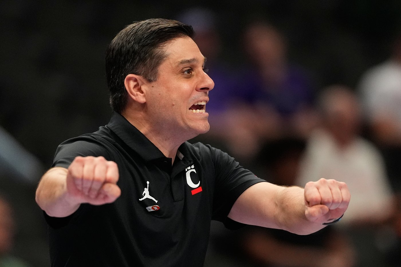 Charlotte hires Wes Miller as men's basketball coach after he was fired by Cincinnati | iNFOnews.ca