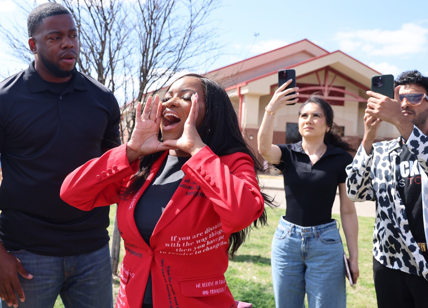 All eyes on Texas as the midterm elections officially begin, in photos | iNFOnews.ca
