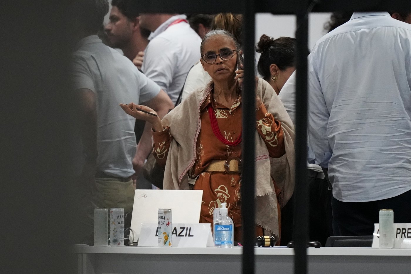 Dispute over fossil fuel phaseout upsets UN climate talks, and overtime looks likely | iNFOnews.ca