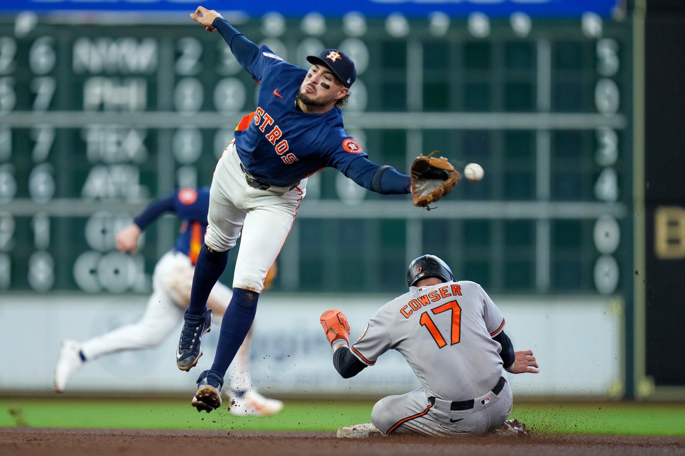 Young shines over 7 innings as the Orioles stretch their win streak to 7 with a 5-2 win | iNFOnews.ca