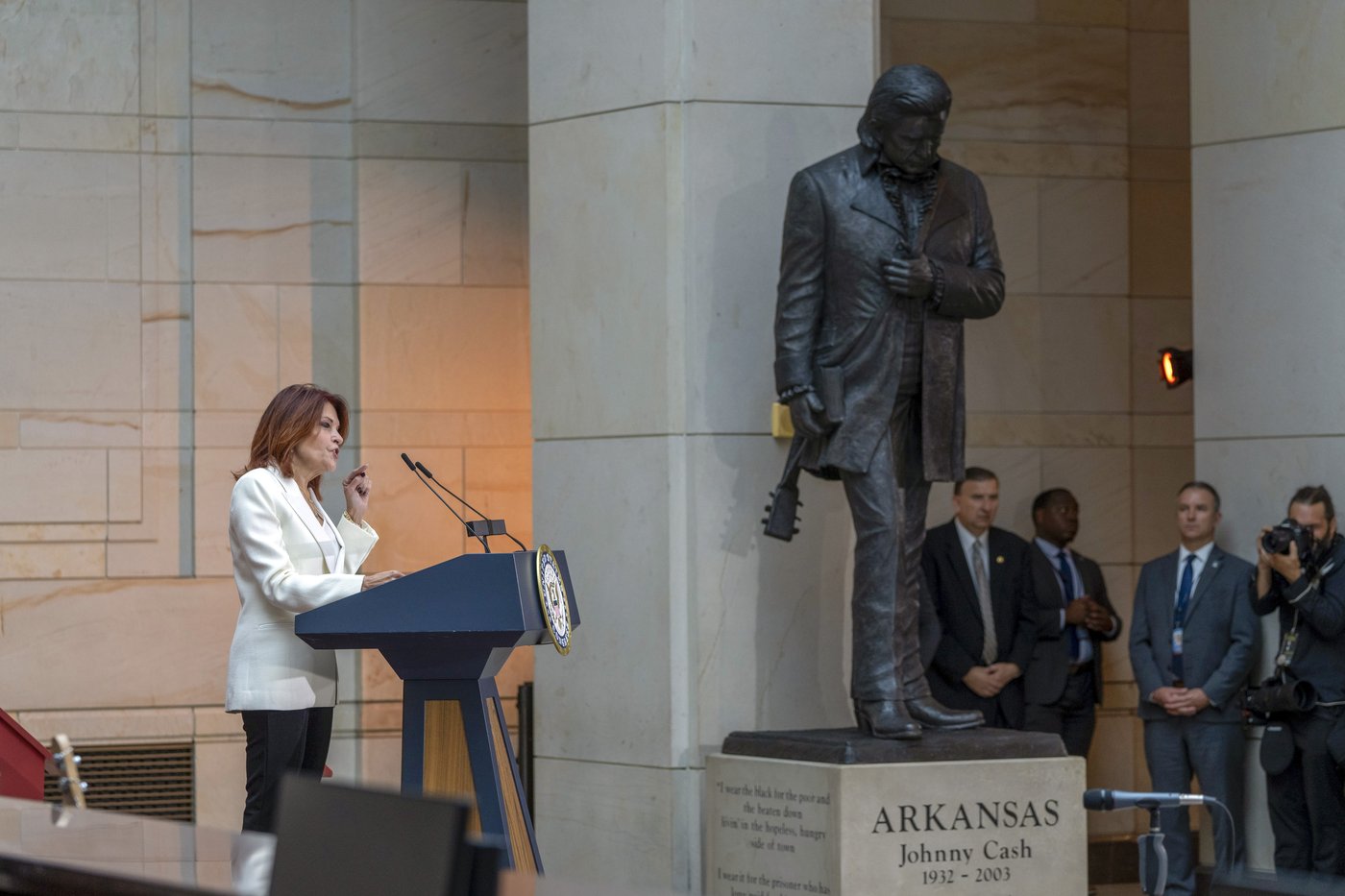 Hello, I'm Johnny Cash's statue: A monument to the singer is unveiled at the US Capitol | iNFOnews.ca
