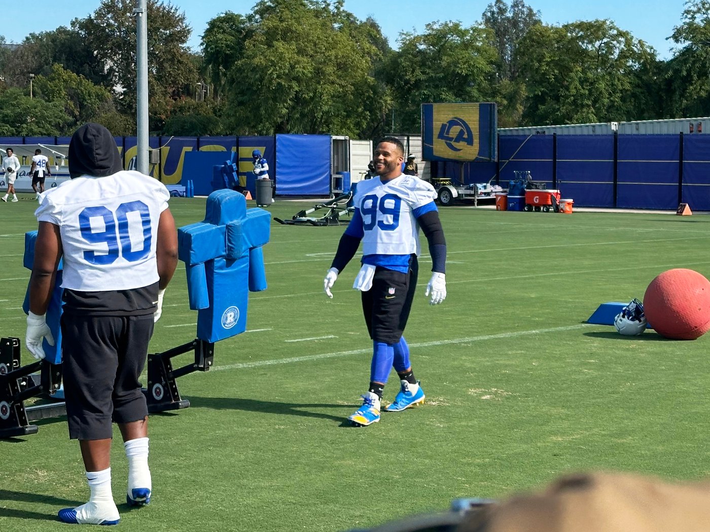 Aaron Donald ends his 2 1/2-year retirement and returns to the Los Angeles Rams | iNFOnews.ca Aaron Donald ends his 2 1/2-year retirement and returns to the Los Angeles Rams | iNFOnews.ca