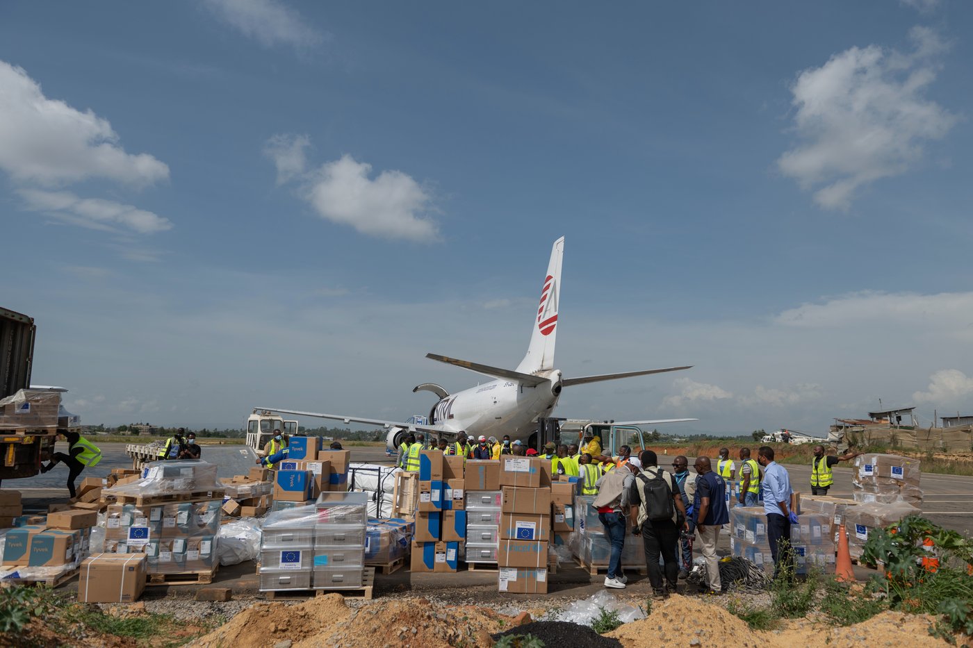 Public Health Agency of Canada defends decision to restrict travel from Ebola-affected countries | iNFOnews.ca Public Health Agency of Canada defends decision to restrict travel from Ebola-affected countries | iNFOnews.ca