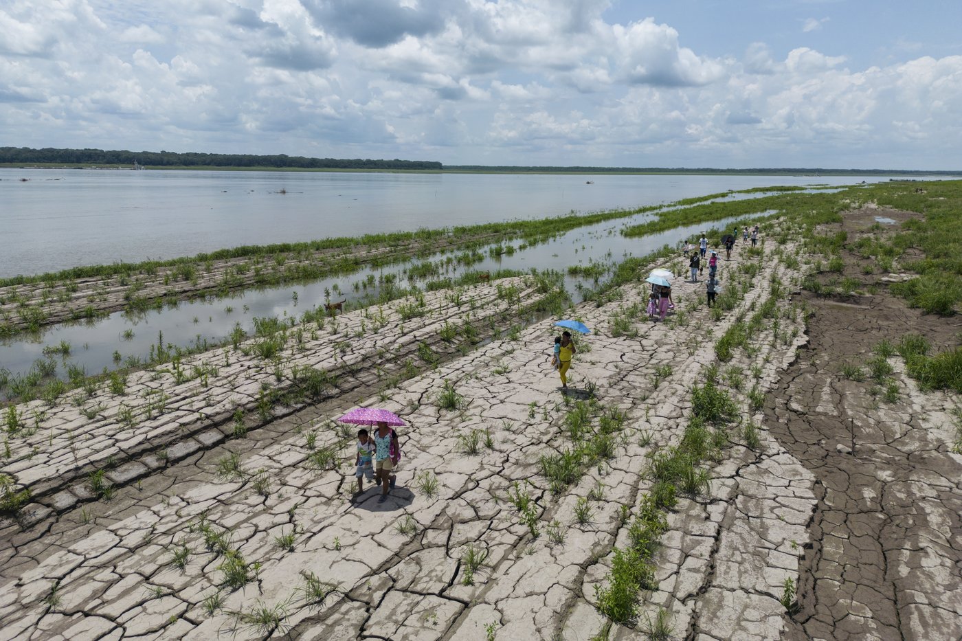 In Colombia, Amazon River's extreme drought falls hard on Indigenous communities | iNFOnews.ca
