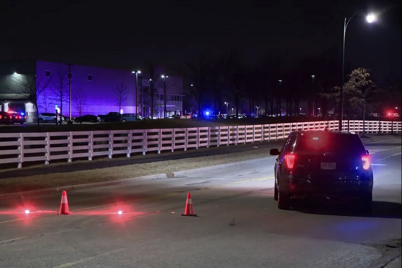 Police seek motive after a suspect was arrested for a fatal shooting at an Ohio cosmetics warehouse | iNFOnews.ca