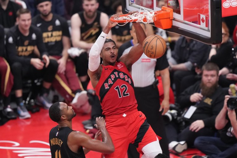Raptors forward Collin Murray-Boyles named to NBA's all-rookie second team | iNFOnews.ca