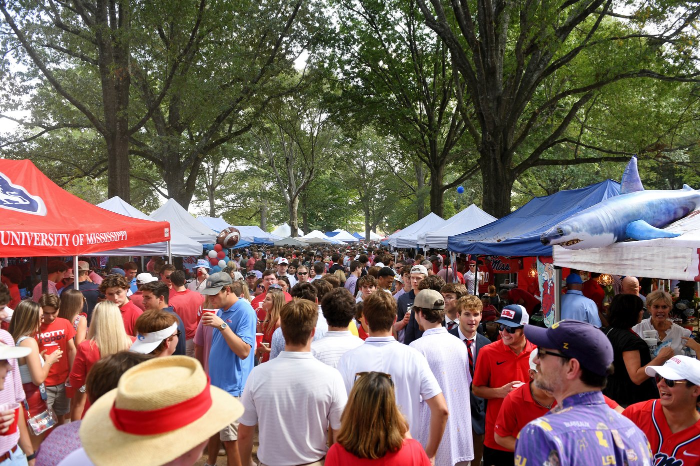 Tailgating traditions run deep in college football. A visit to The Grove and LSU's Cajun feasts | iNFOnews.ca Tailgating traditions run deep in college football. A visit to The Grove and LSU's Cajun feasts | iNFOnews.ca