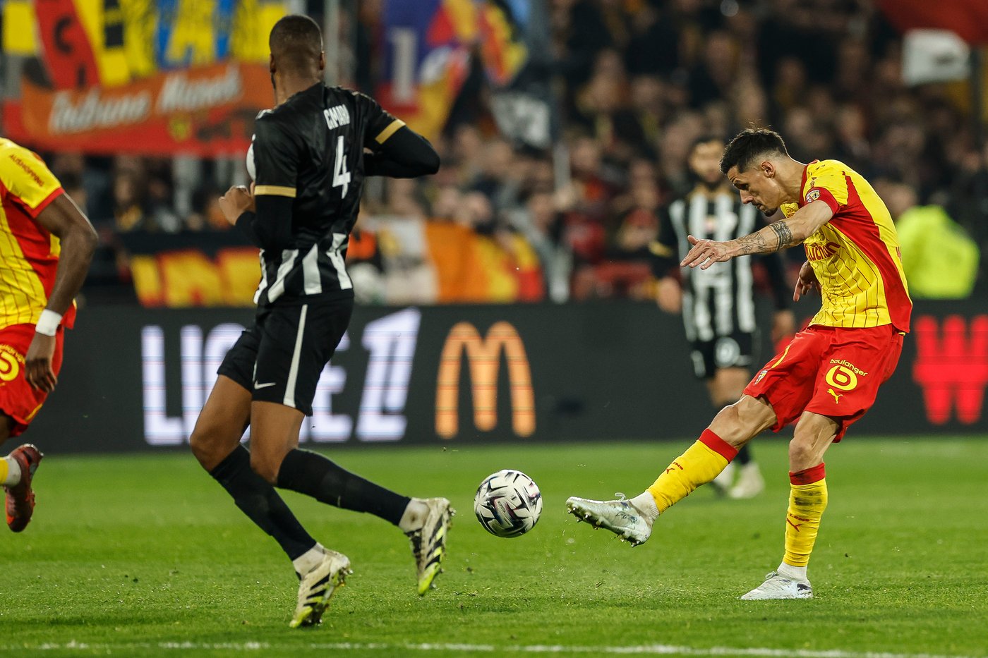 PSG wants to postpone Lens title showdown between Liverpool games. Lens says 'non' | iNFOnews.ca