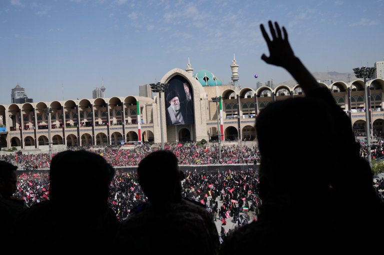 Iran begins dayslong funeral for the late Supreme Leader Ayatollah Ali Khamenei, killed in war | iNFOnews.ca