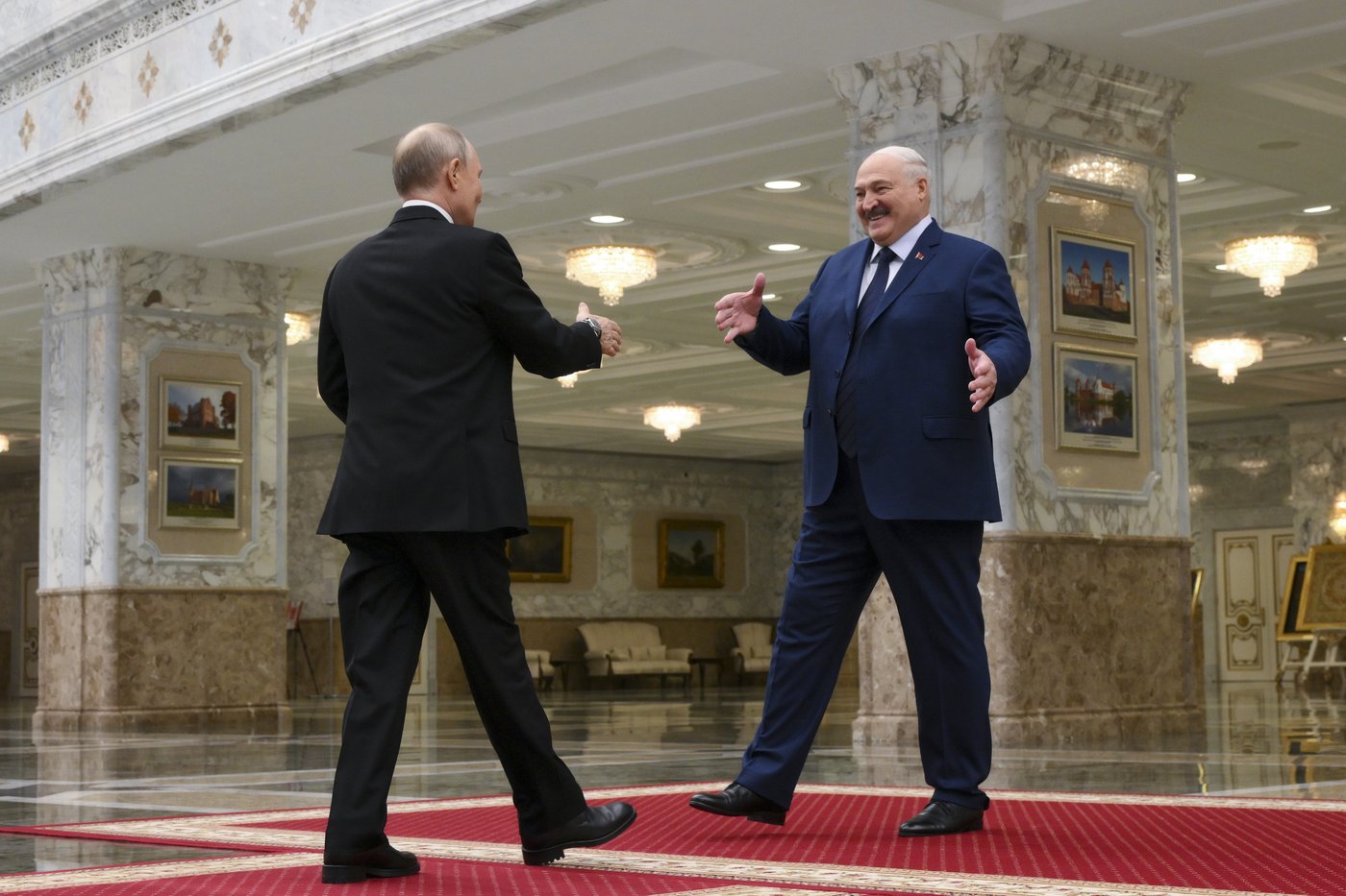 Putin signs agreement offering Russia's security guarantees to ally Belarus | iNFOnews.ca