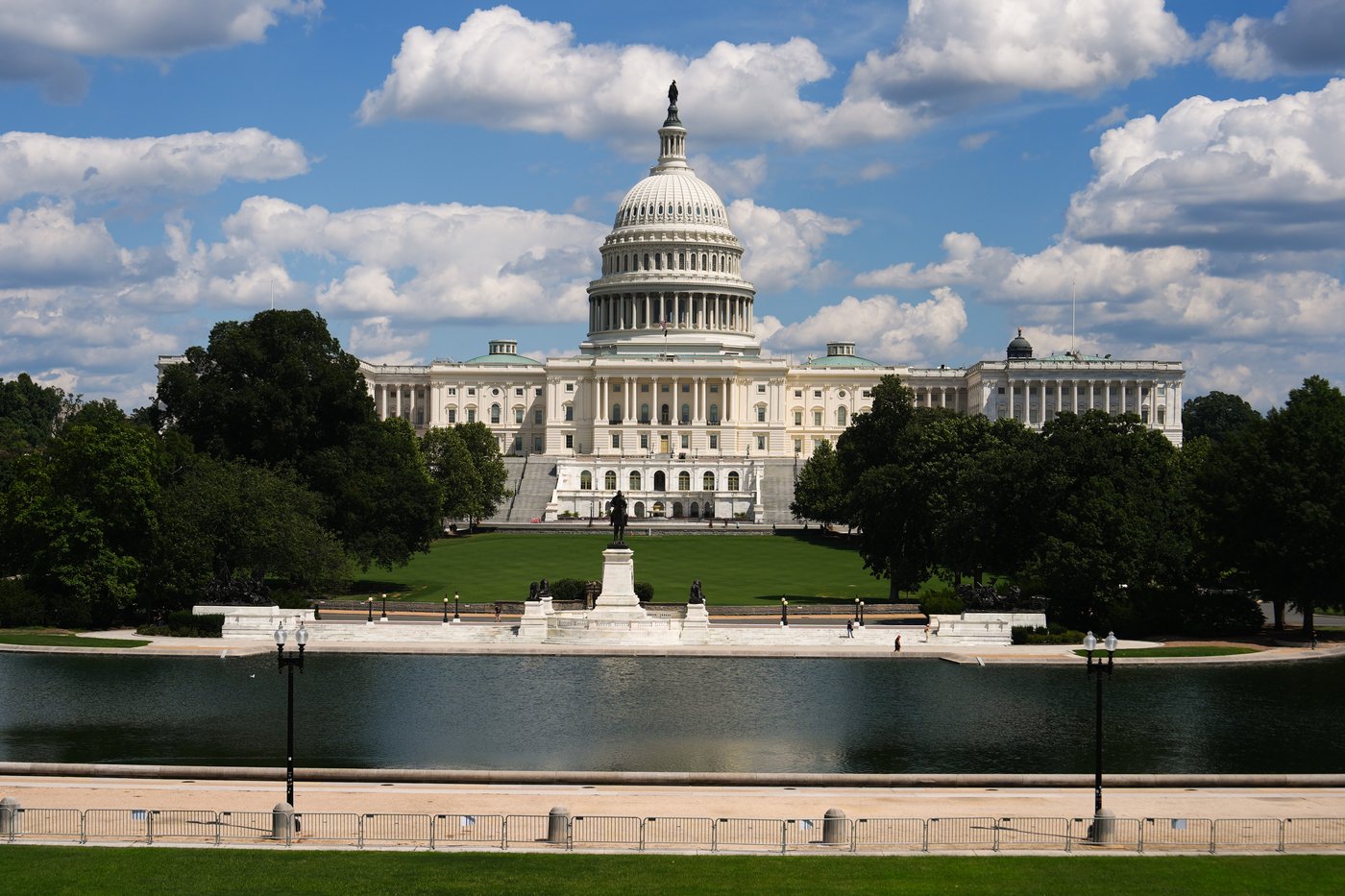 Police arrest a California man after finding a guillotine near the US Capitol | iNFOnews.ca Police arrest a California man after finding a guillotine near the US Capitol | iNFOnews.ca